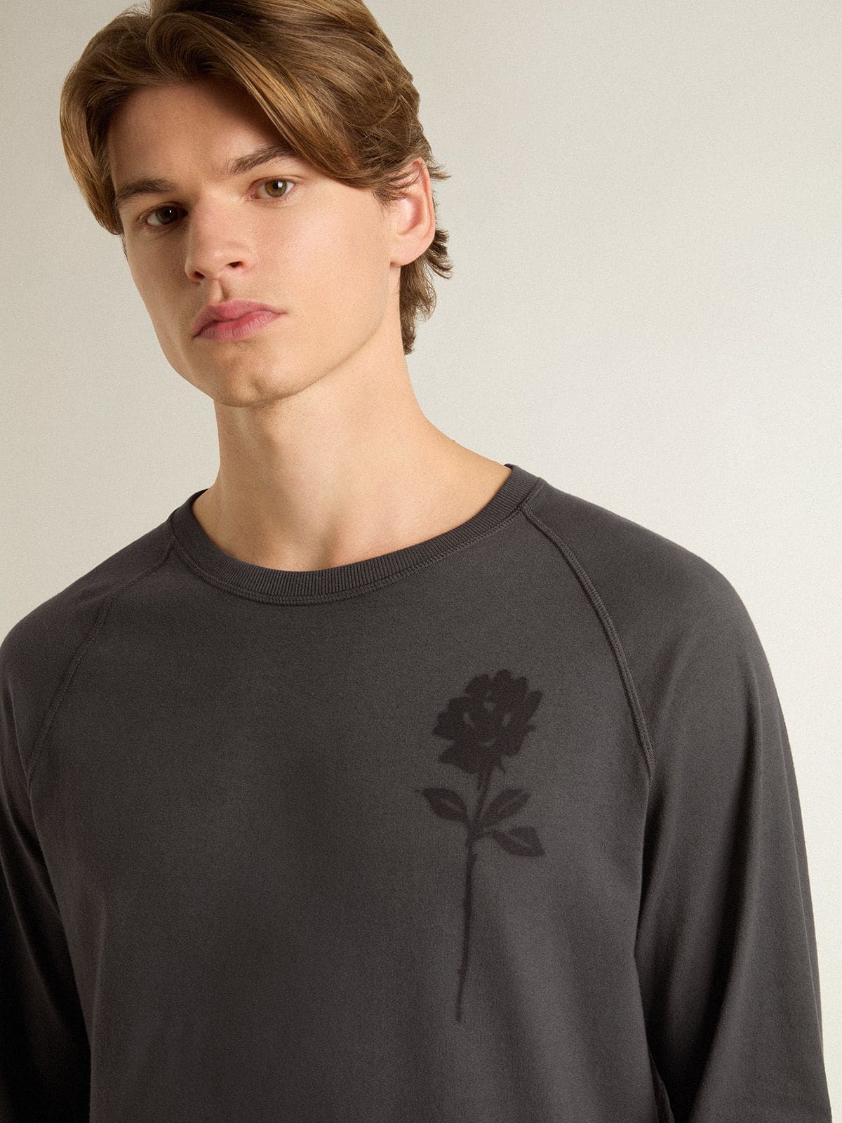 Men's T-shirt in anthracite-colored cotton with print on the chest