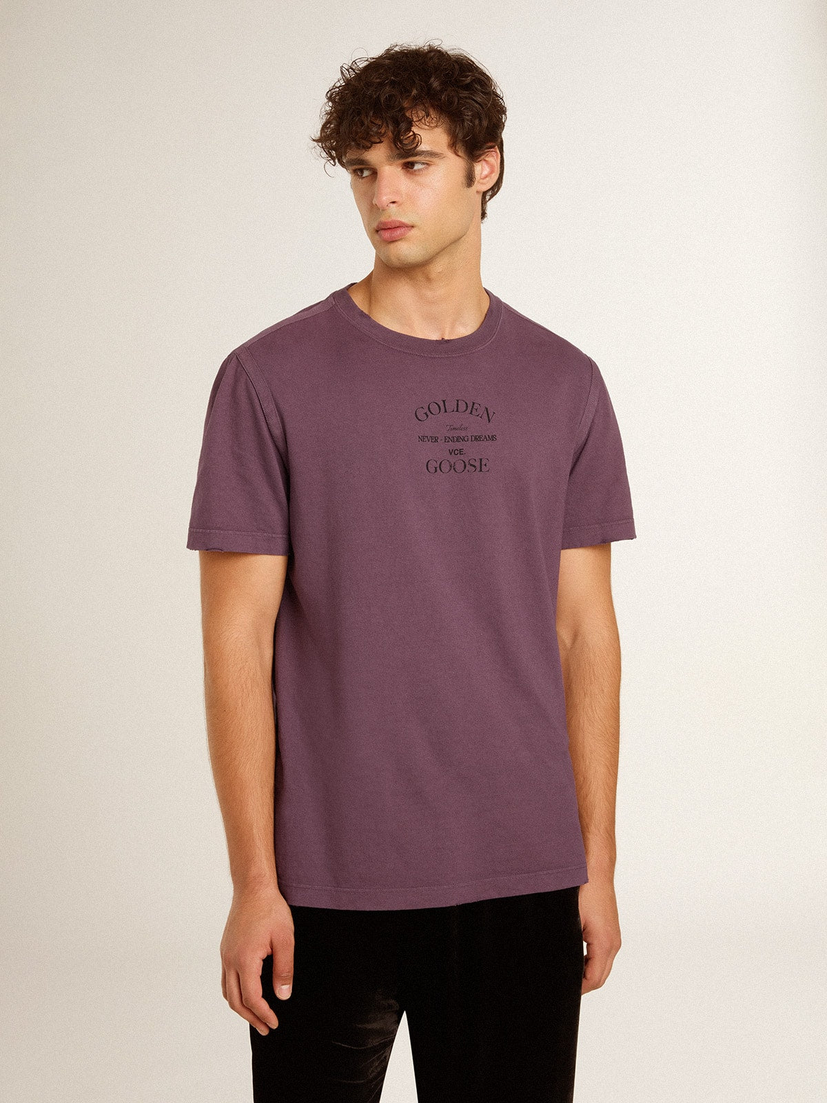 Men’s cotton T-shirt in worn purple with logo print