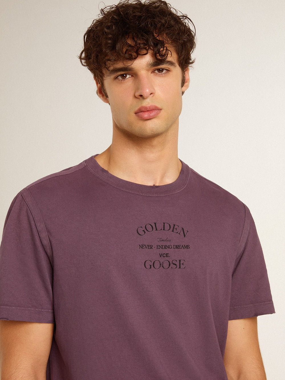 Men’s cotton T-shirt in worn purple with logo print
