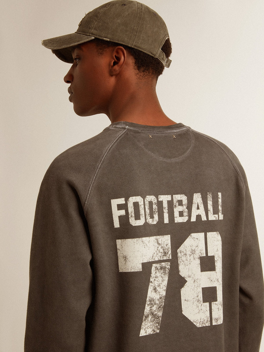 Men's long-sleeved T-shirt in anthracite gray cotton with logo on the back