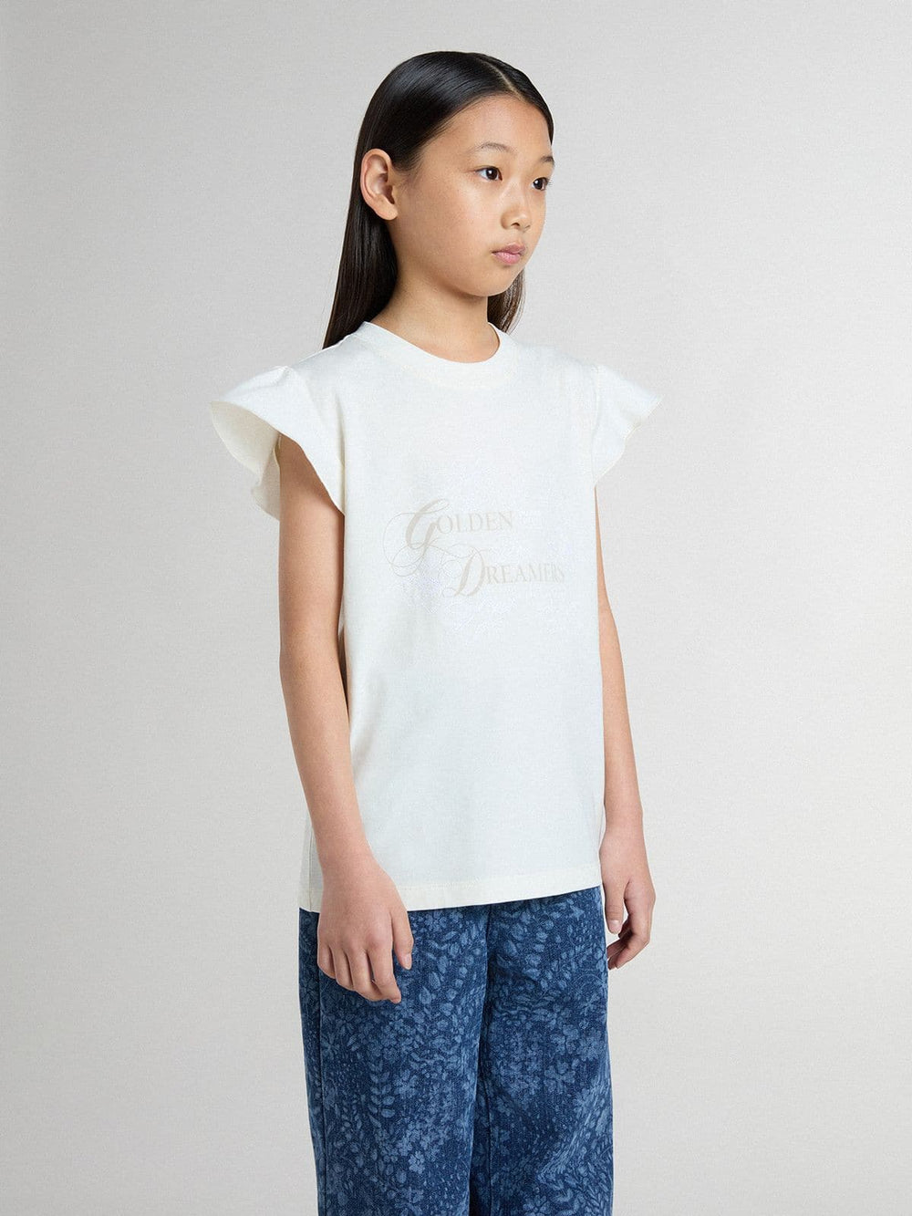 Girls' T-shirt with ruffled sleeves with lettering and embroidery