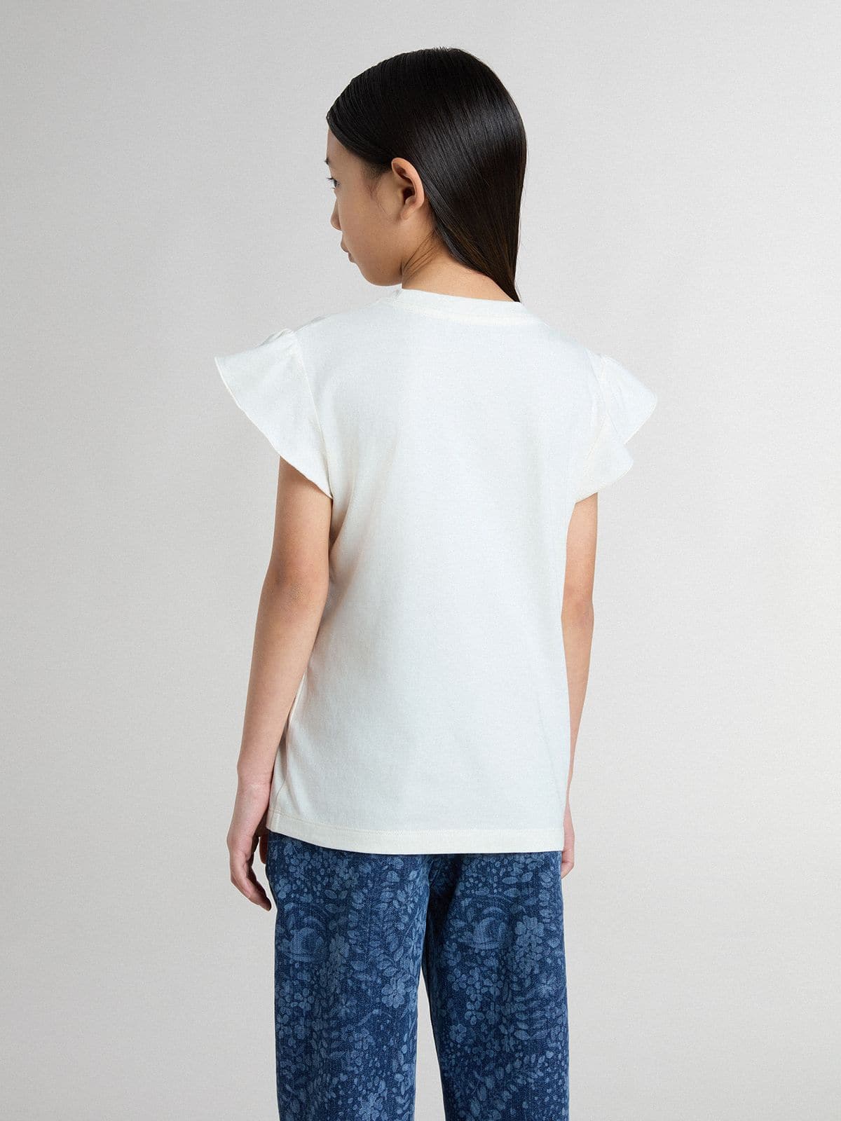 Girls' T-shirt with ruffled sleeves with lettering and embroidery
