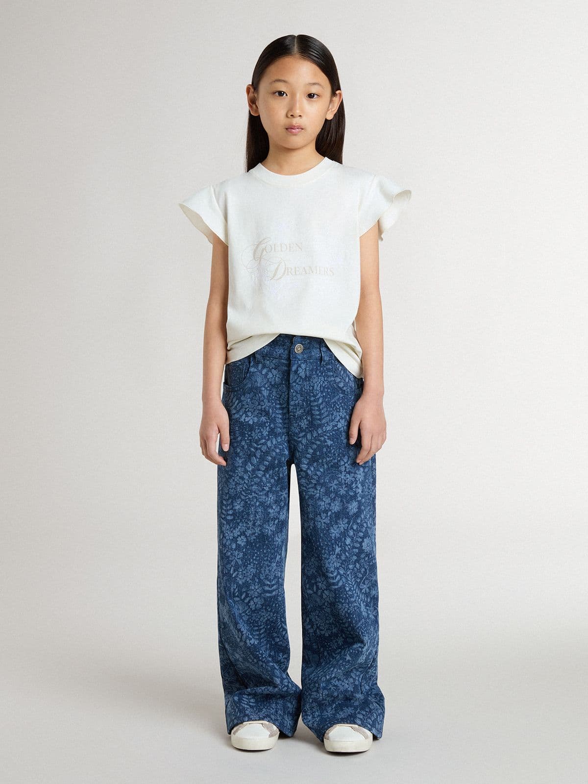 Girls' T-shirt with ruffled sleeves with lettering and embroidery