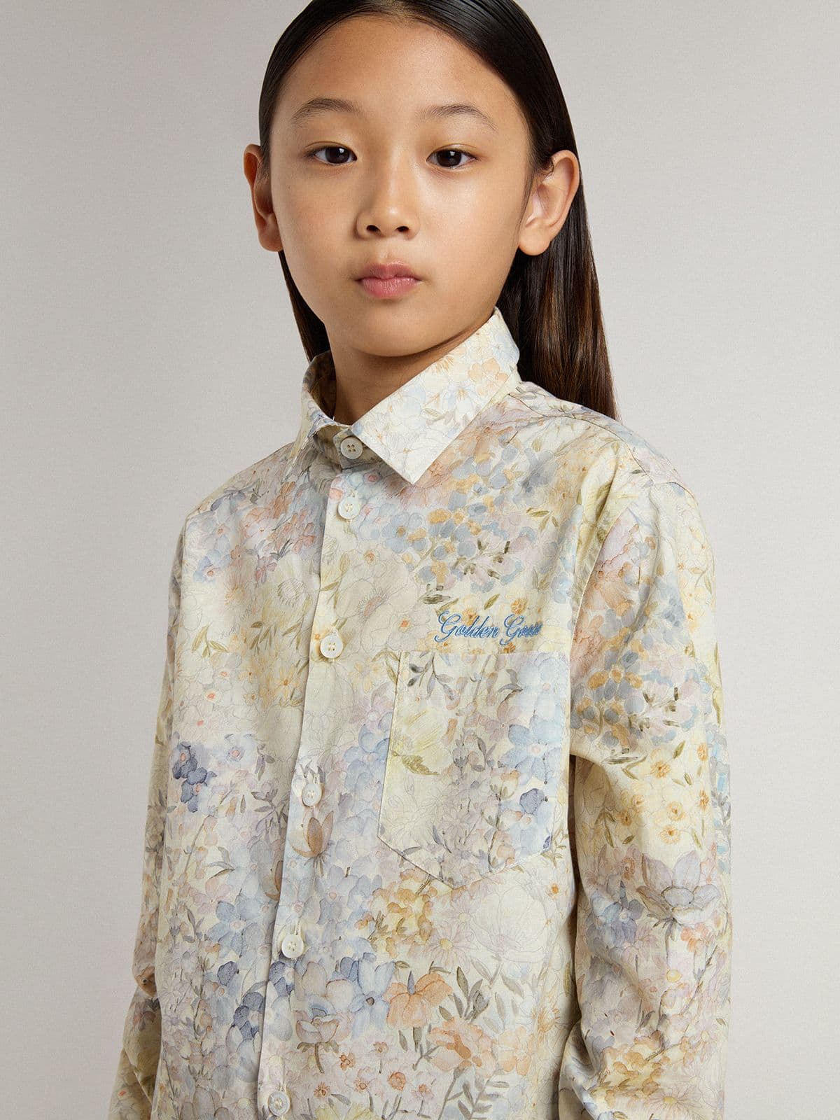 Girls' cotton shirt with multicolor floral print