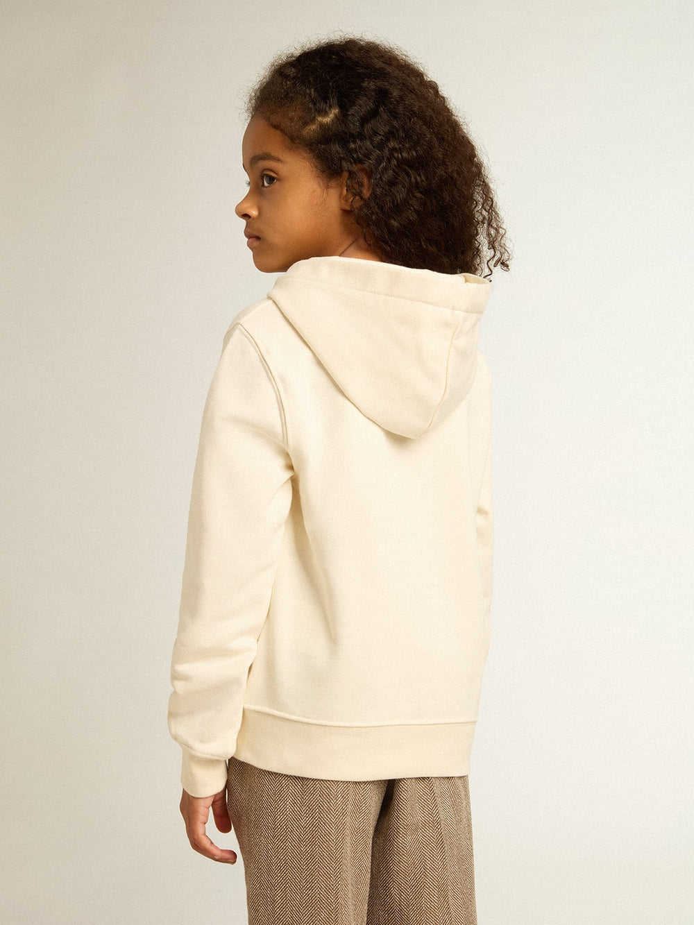Hooded sweatshirt in aged white with patches