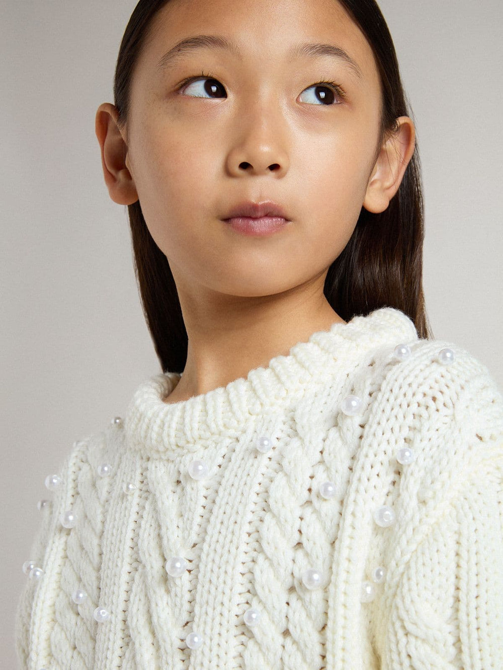 Girls' white wool sweater with pearls
