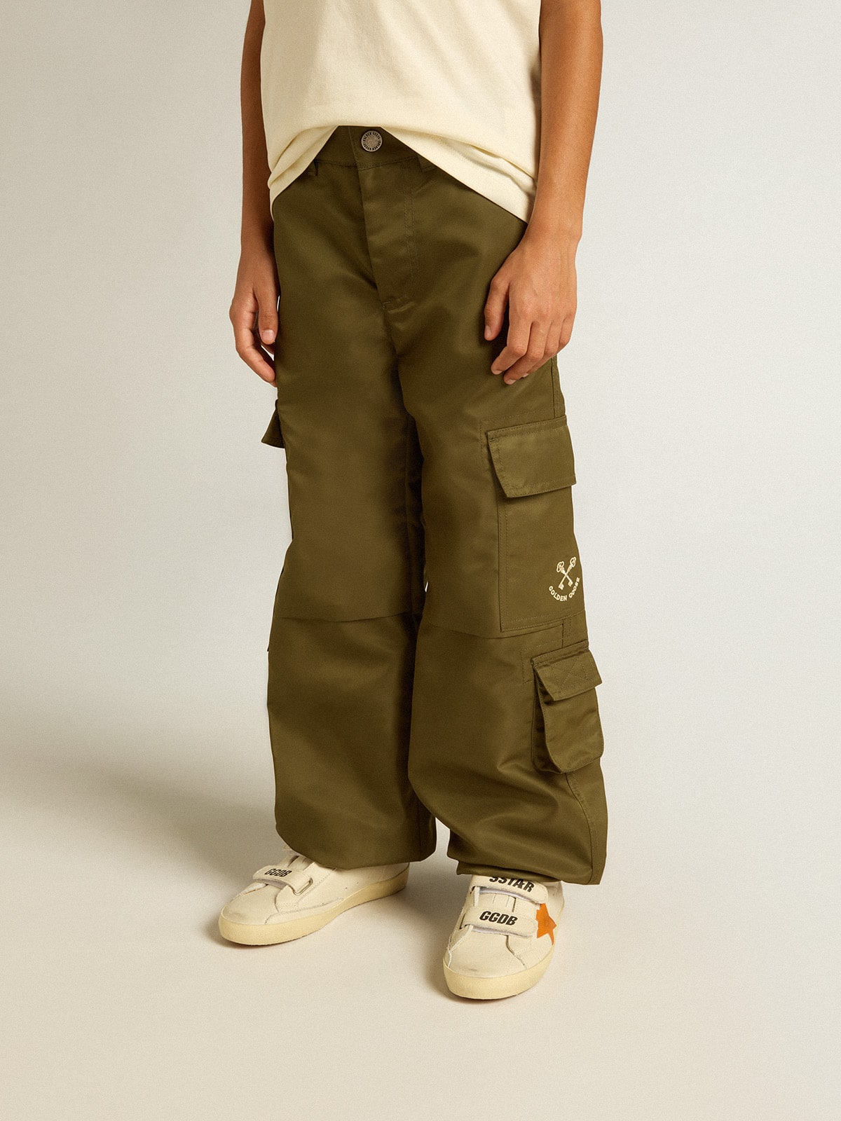 Kids cargo pants in military green