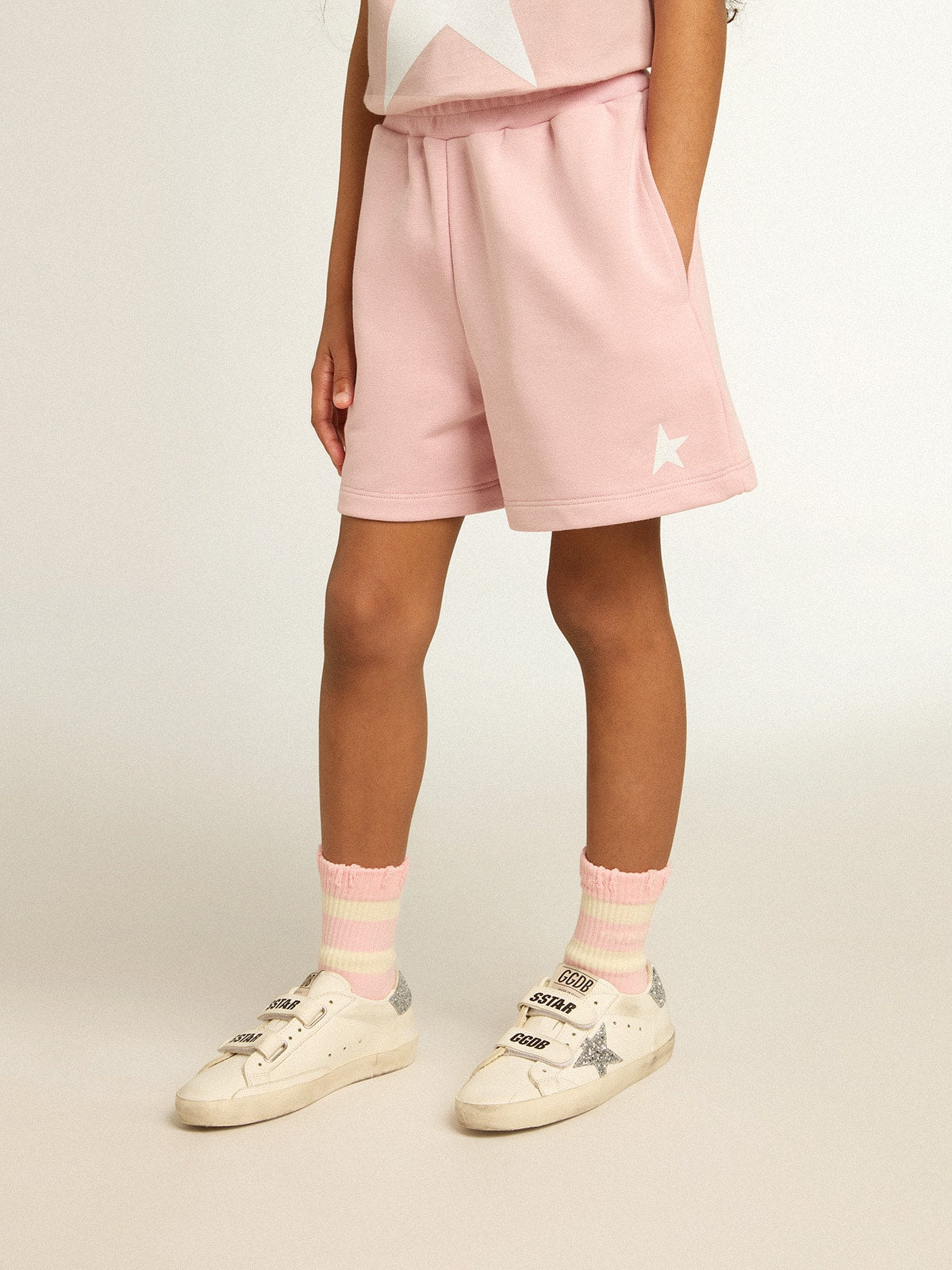Girls’ shorts in pink with white star