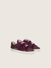 Junior Old School in burgundy glitter with burgundy suede star and heel tab