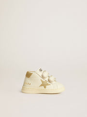 June Junior in white nappa leather with gold glitter star and heel tab