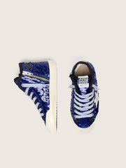 Young Francy Penstar in blue sequins with white suede star