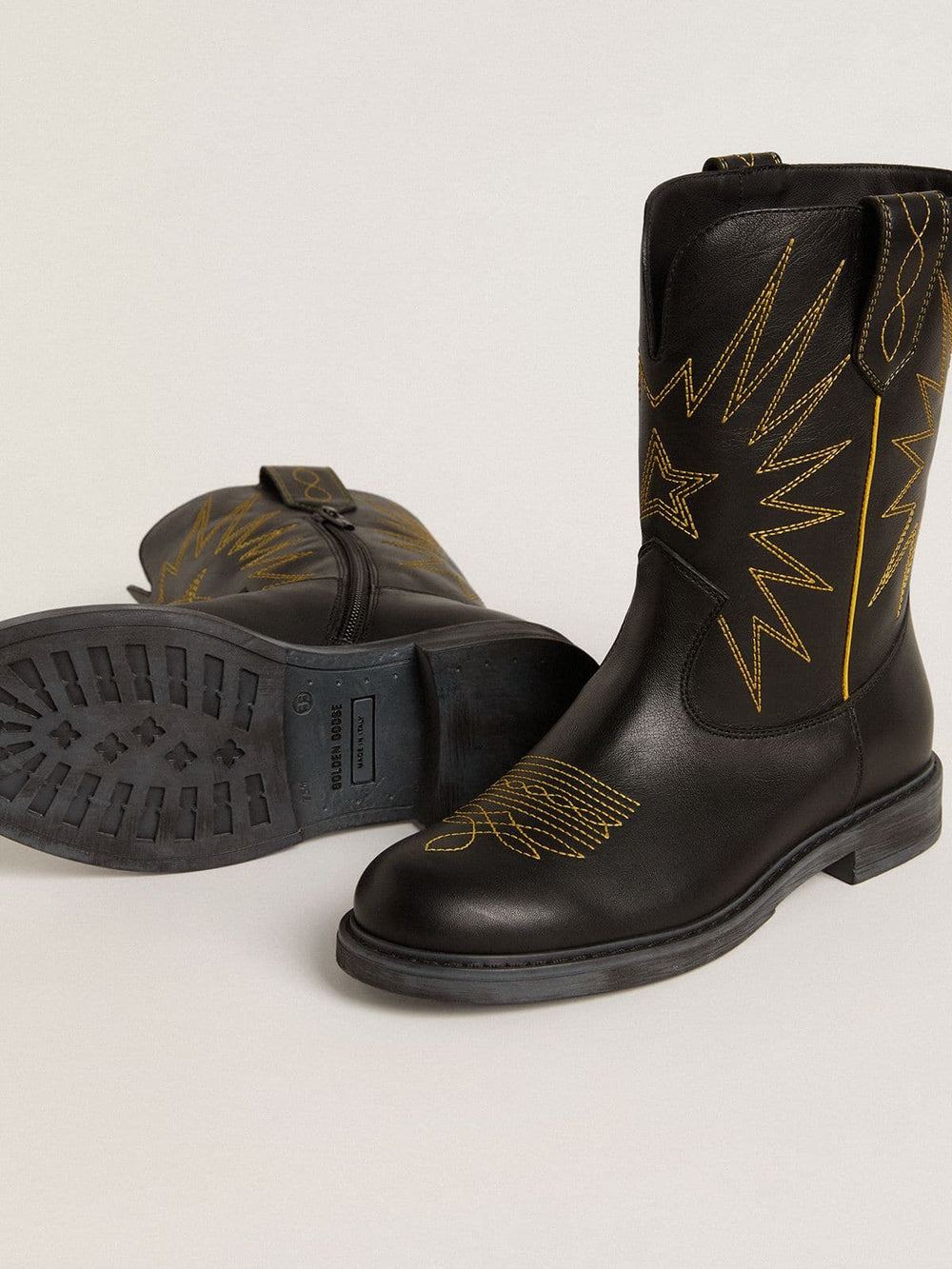 Wish Teen boots in black leather with yellow star embroidery