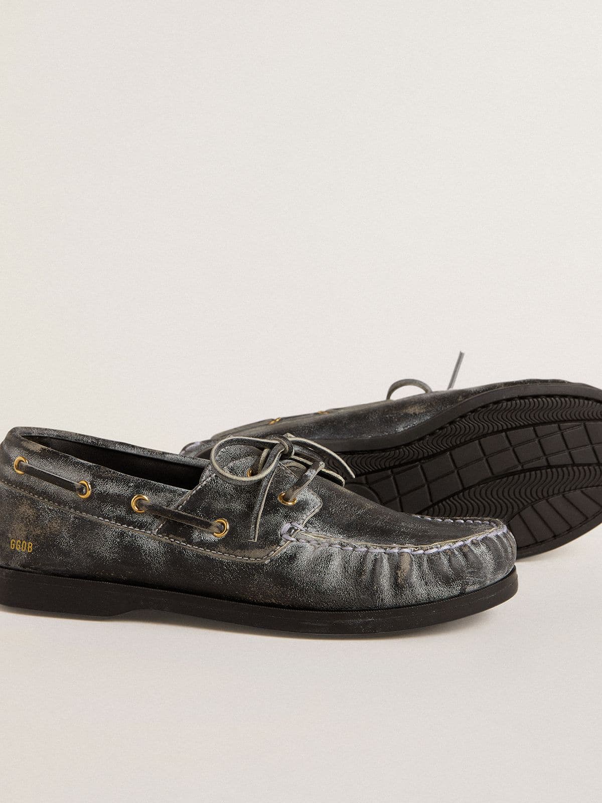 Young Cruise loafer in black distressed leather