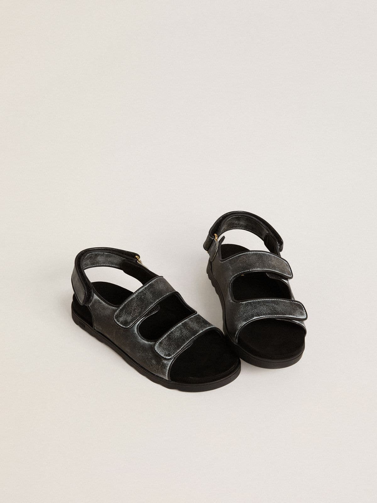 Noa Young sandals in distressed black leather