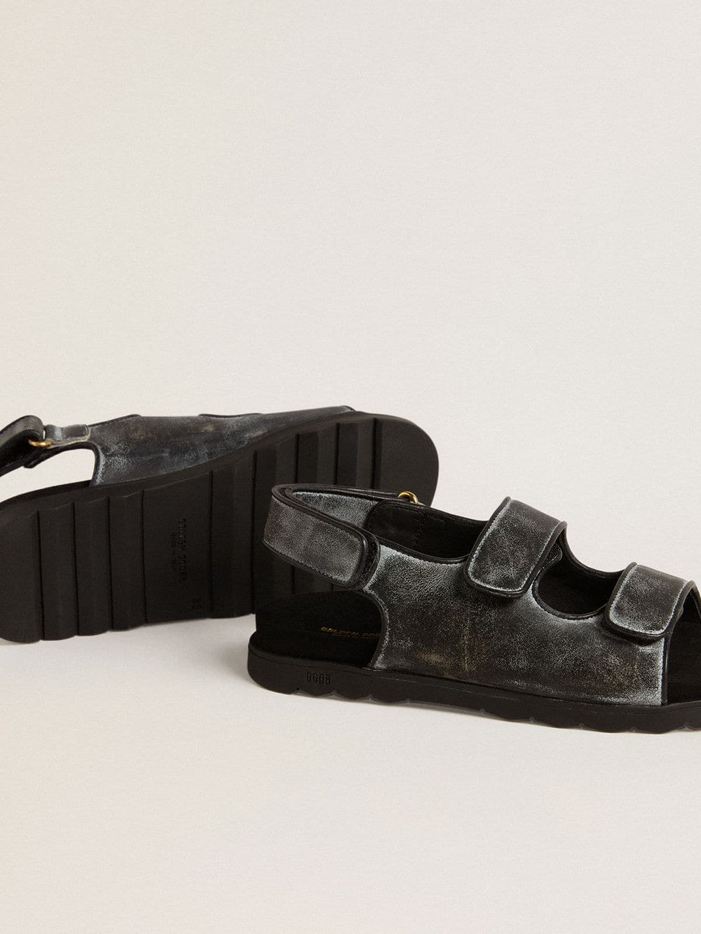 Noa Young sandals in distressed black leather