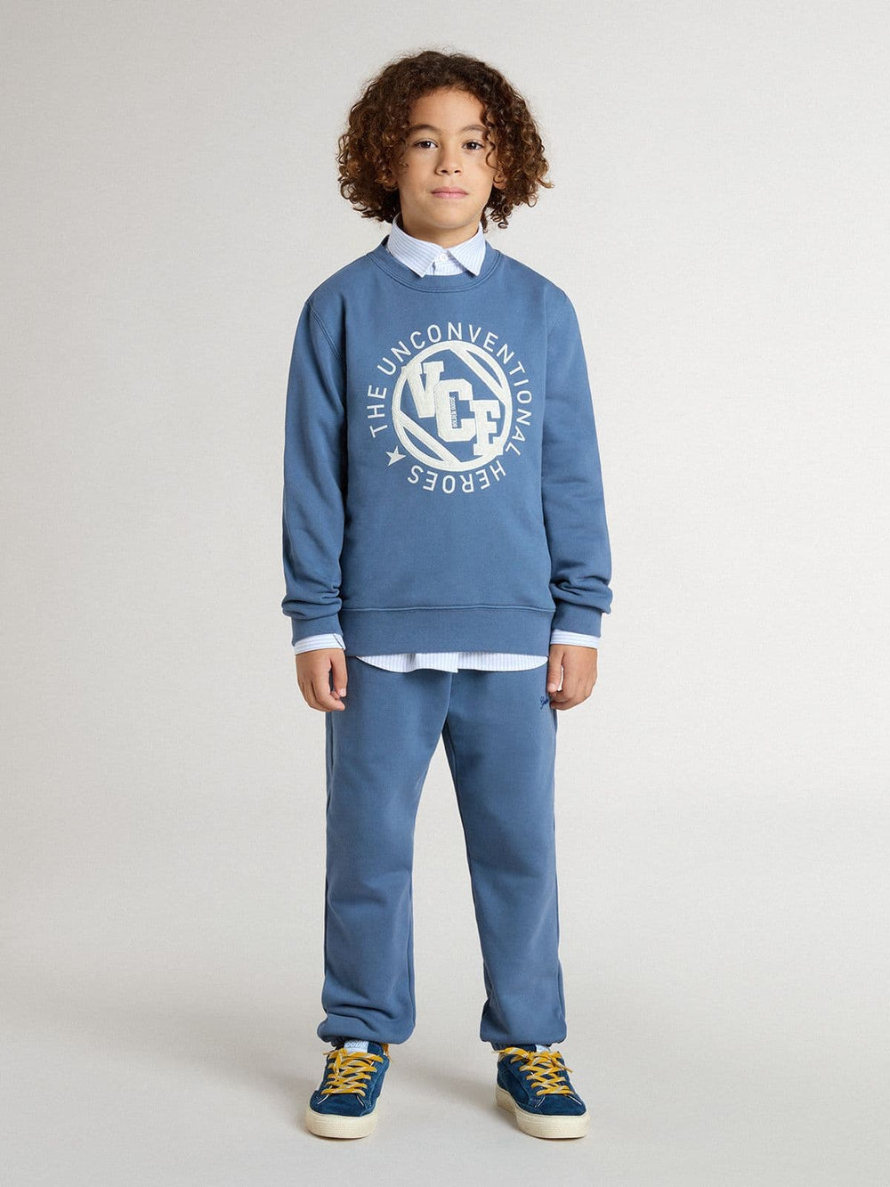 Kids’ blue sweatshirt with white embossed patches