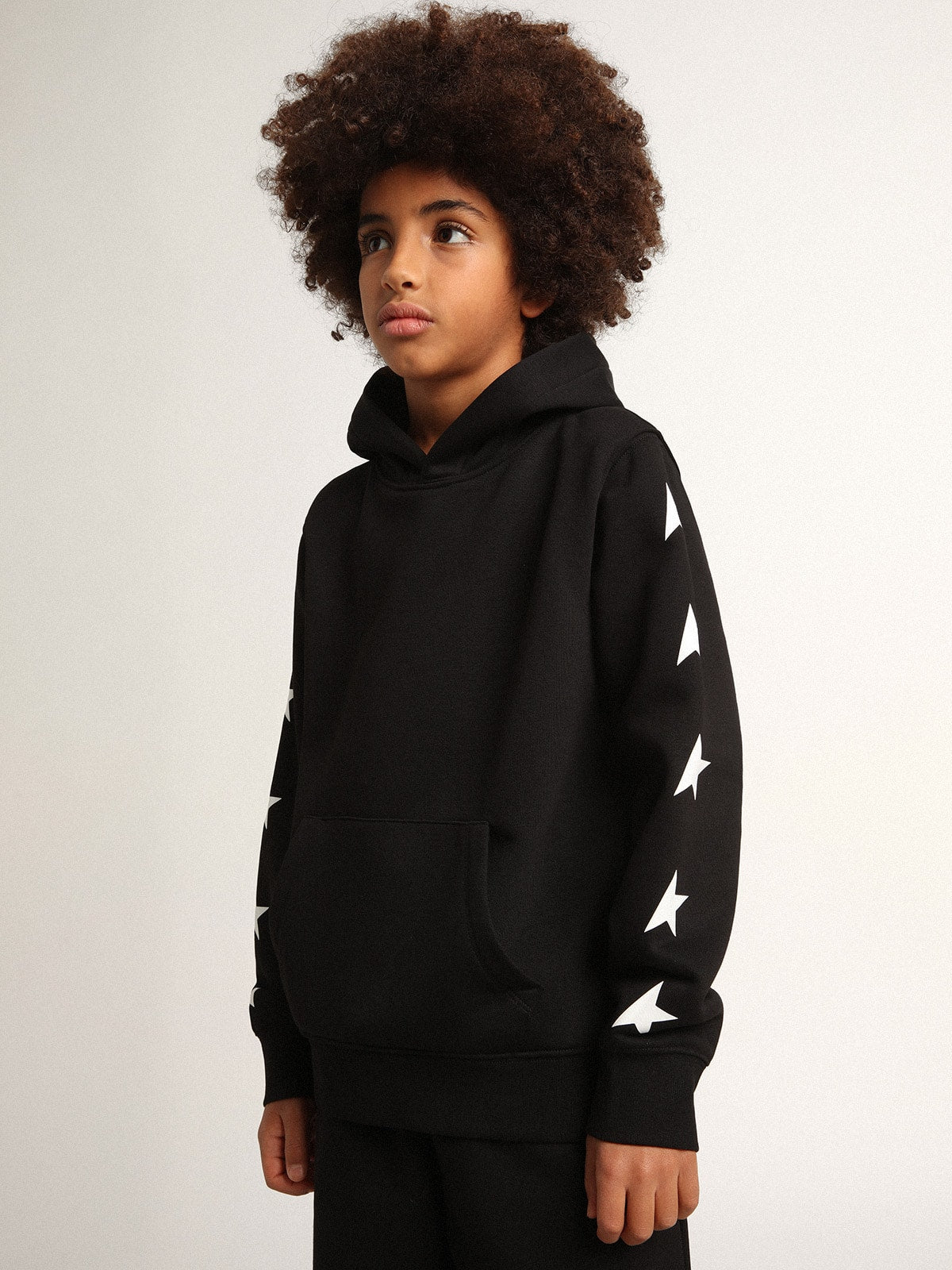 Boys’ hooded sweatshirt in black with contrasting white stars