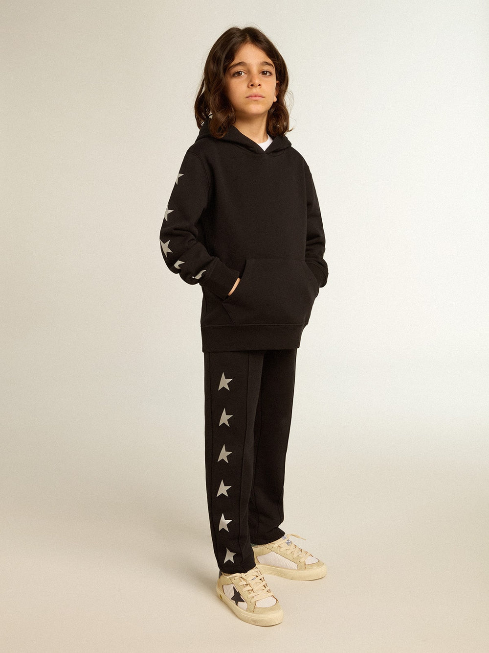Boys’ hooded sweatshirt in black with contrasting silver stars