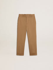 Kids’ chinos in tobacco-colored cotton