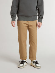 Kids’ chinos in tobacco-colored cotton